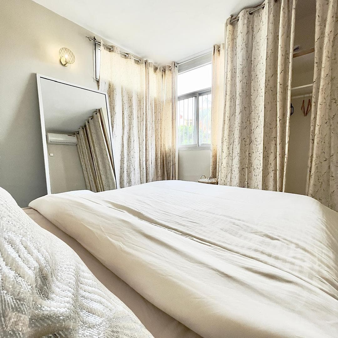 listing card gallery